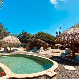  Appartement Charming 2-bedroom With Saltwater Pool